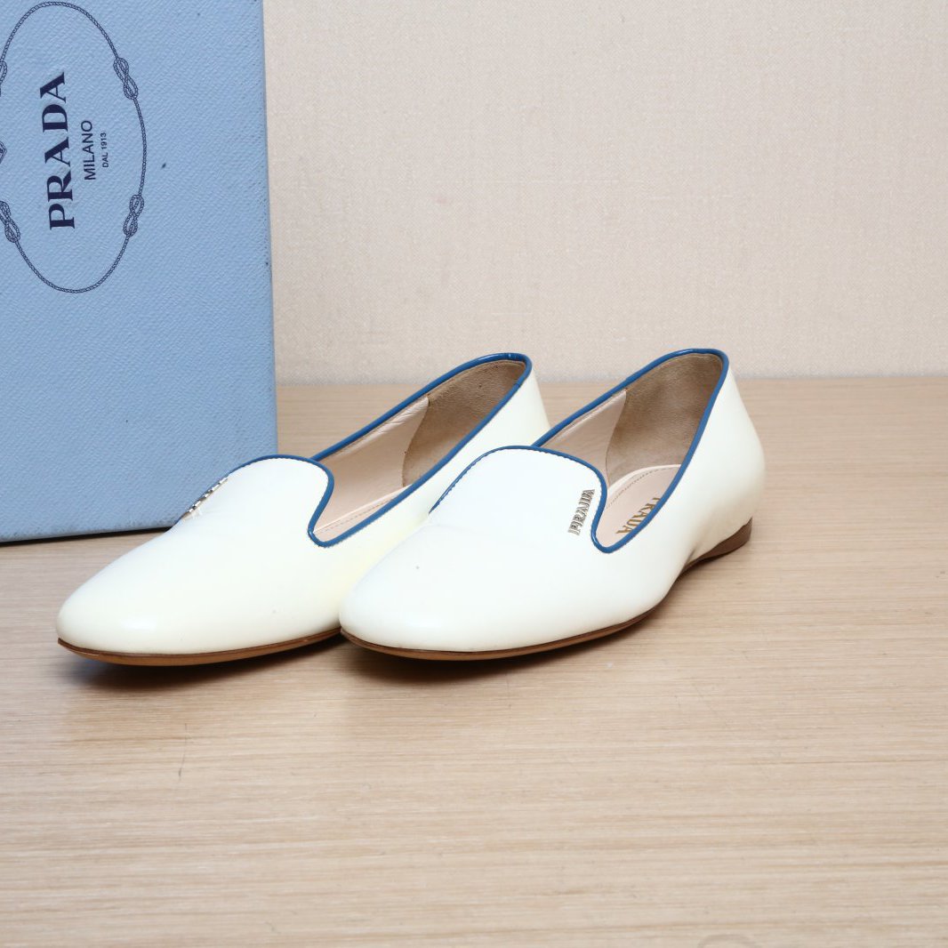95新 Prada/普拉达  米白色 漆皮 平底 乐福鞋 P205741994