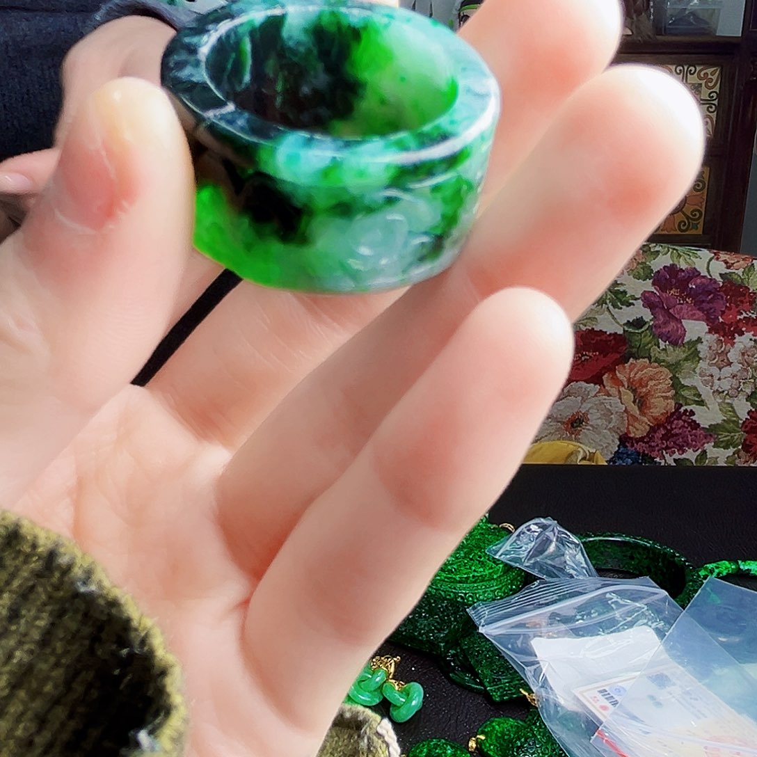 颈饰未镶嵌翡翠多样性