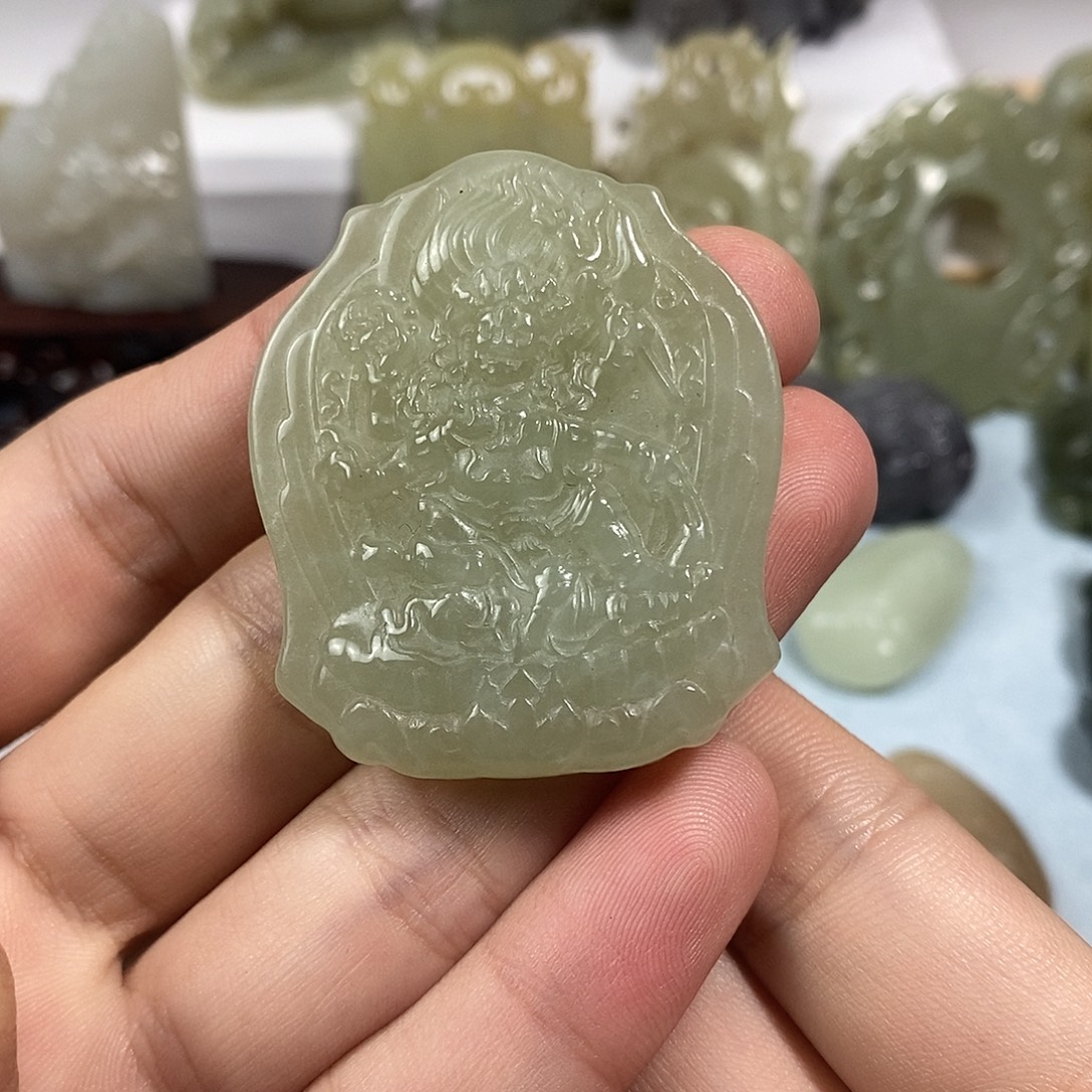 和田玉未镶嵌挂件