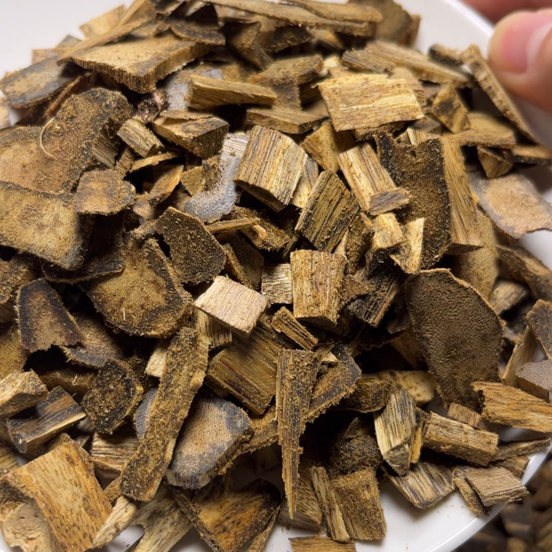 沉香沉香碎屑国香系海南透顶绿品种碎料100克