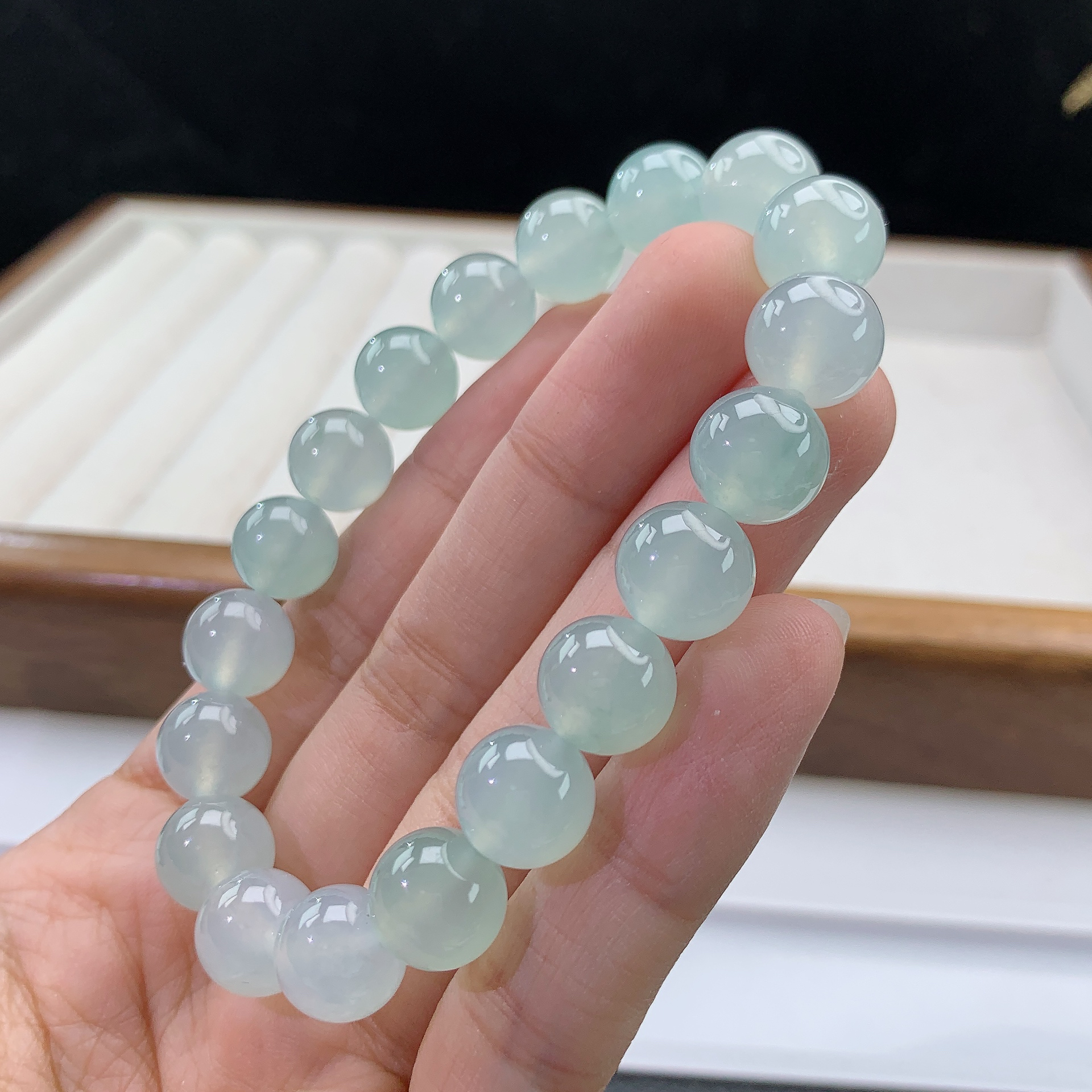 12.20-5-缅甸天然翡翠A货 女款冰晴底手串尺寸:10mm 19颗粒