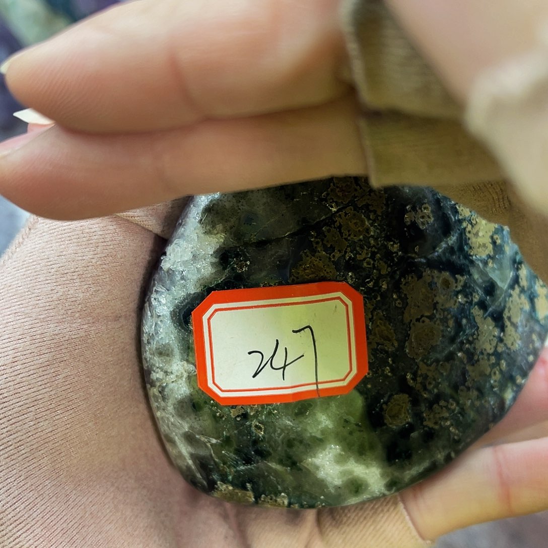 水晶随形摆件未镶嵌