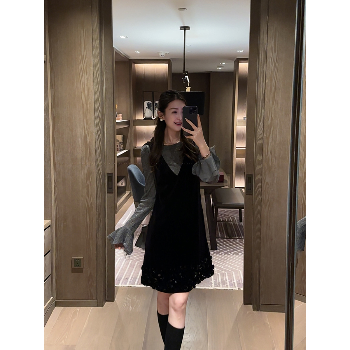 W·HAHA【迷雾星辰】立体钻饰花朵V领丝绒唐装90027-1