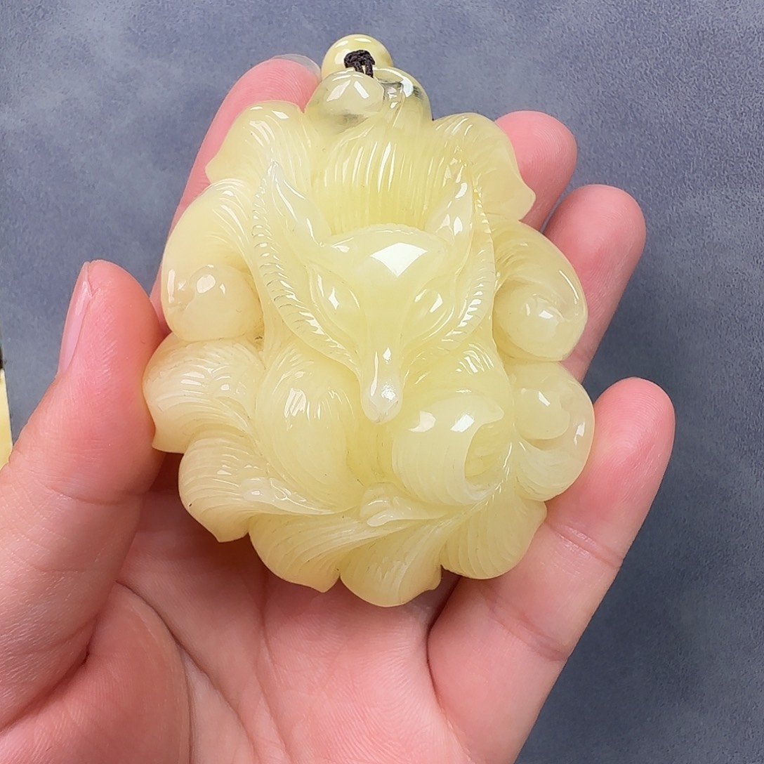 蜜蜡未镶嵌珠宝奇石