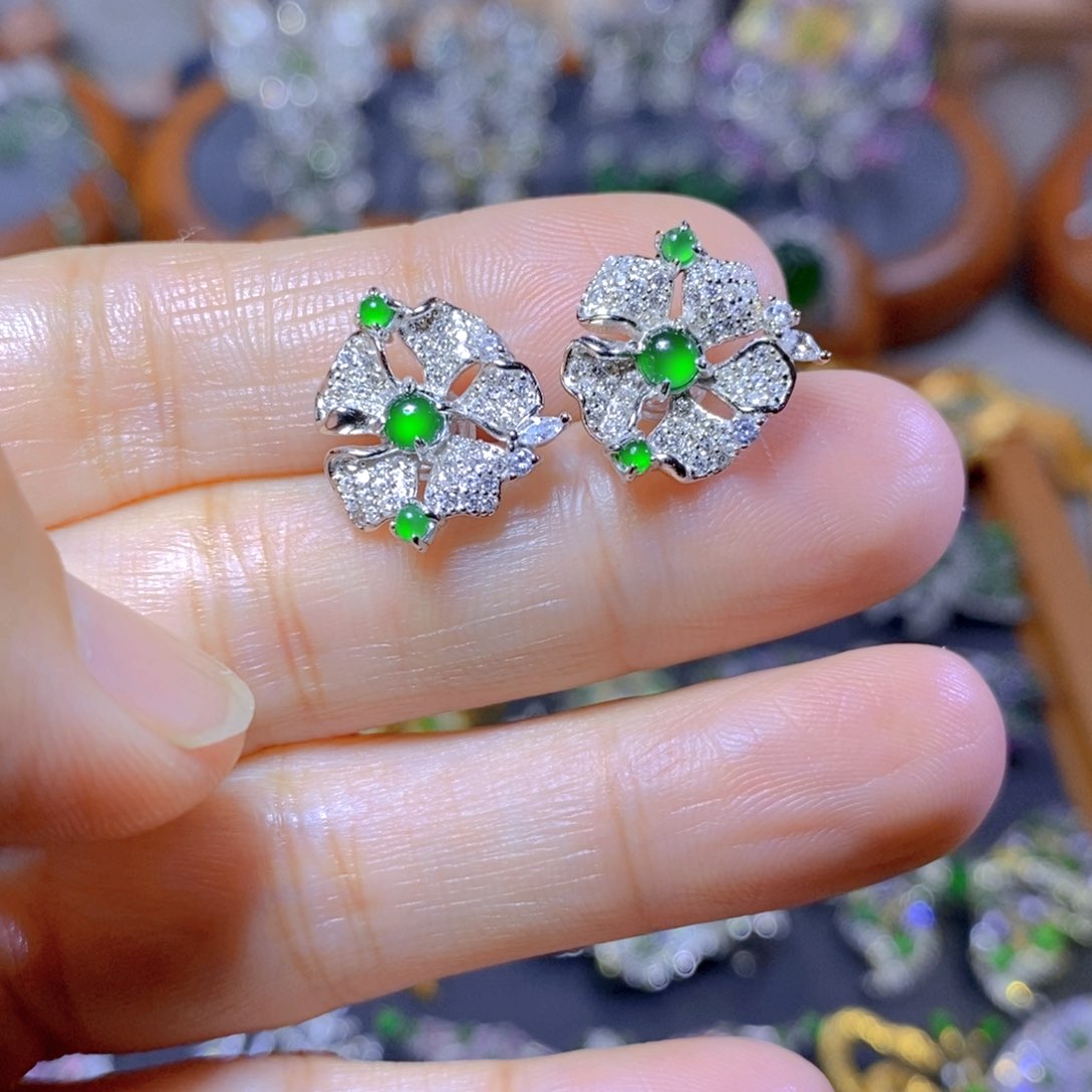 翡翠颈饰银S925镶嵌天然翡翠