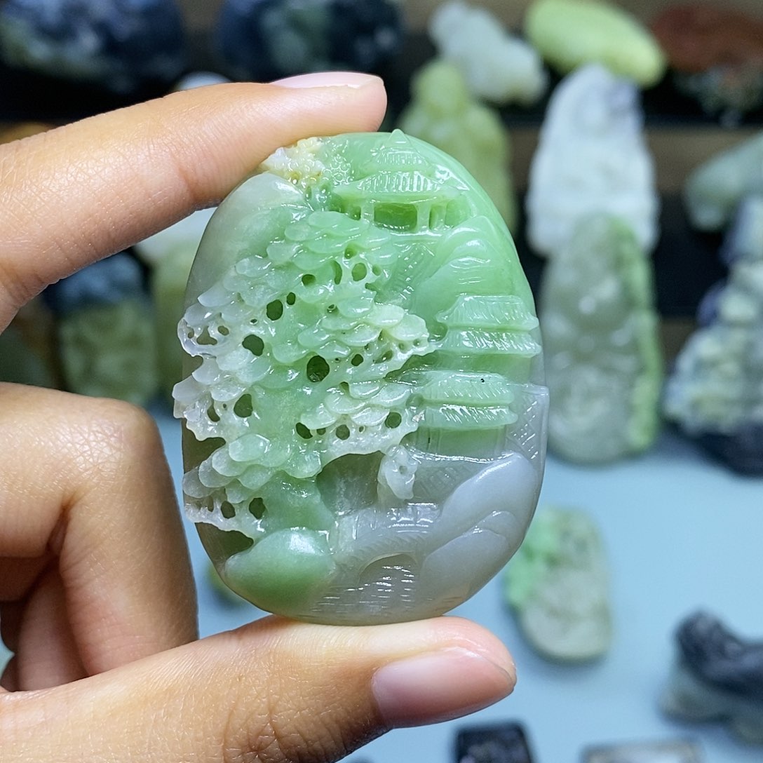 颈饰未镶嵌和田玉闲**步