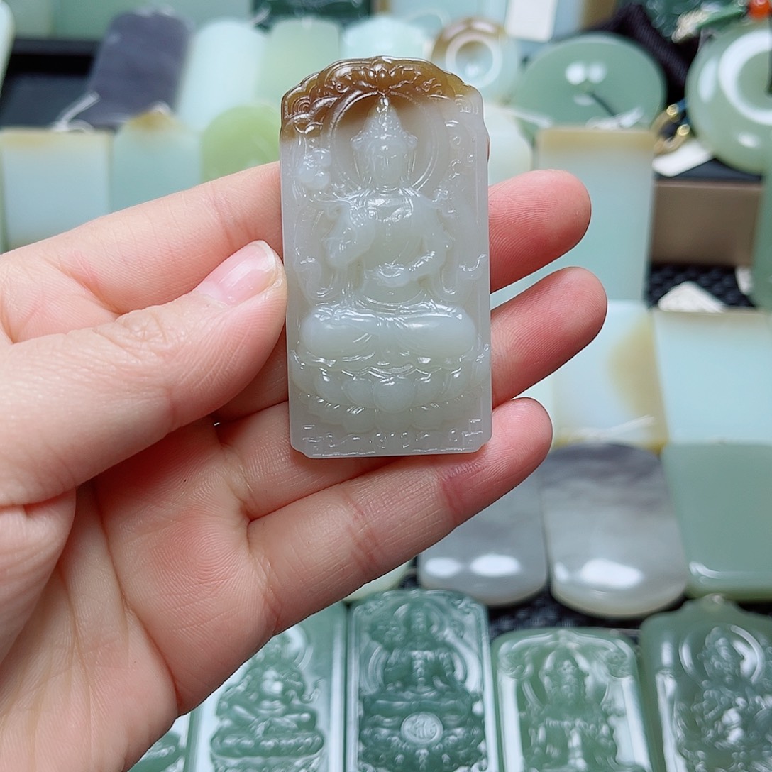 金***土和田玉未镶嵌颈饰