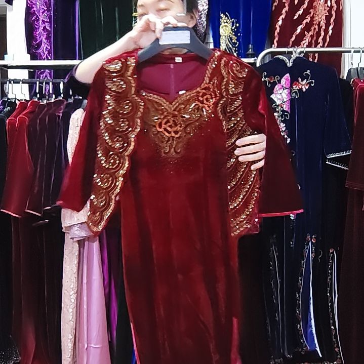 两件套上衣和掉带裙l码