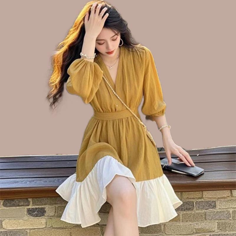 百搭连衣裙法式2025年春秋季新款爆款设计感撞色拼接女装高级感潮