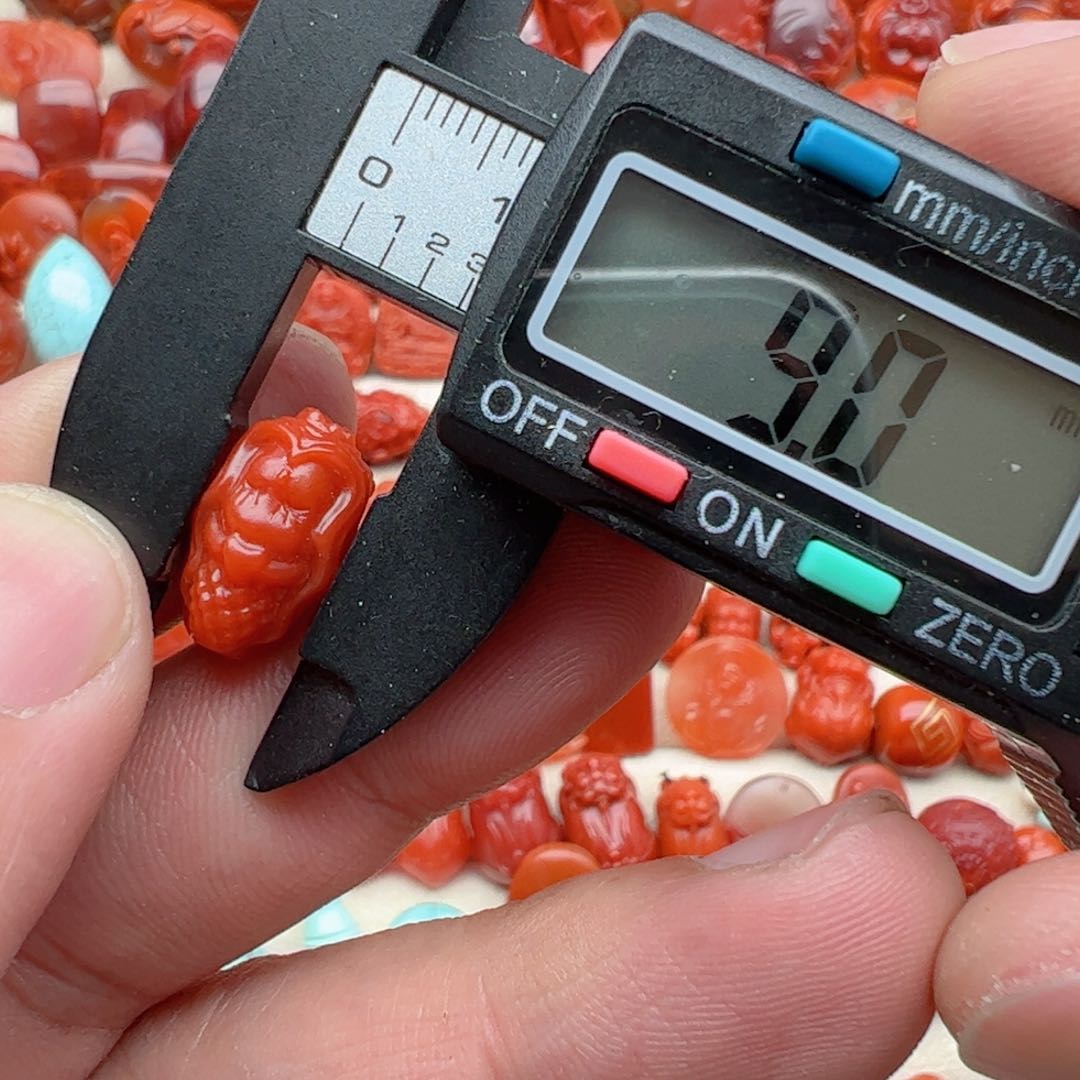 南红玛瑙配饰未镶嵌