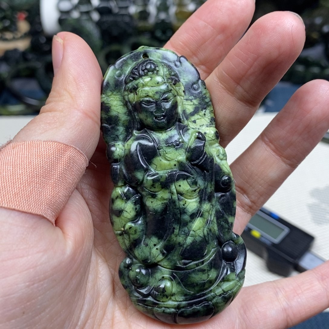 蛇纹石玉颈饰未镶嵌8×3.8cm