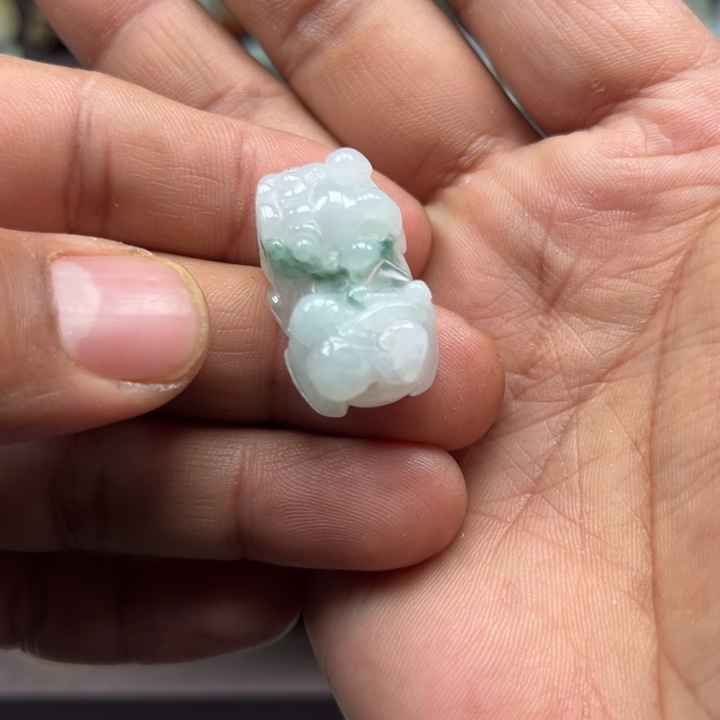 翡翠挂件未镶嵌貔貅