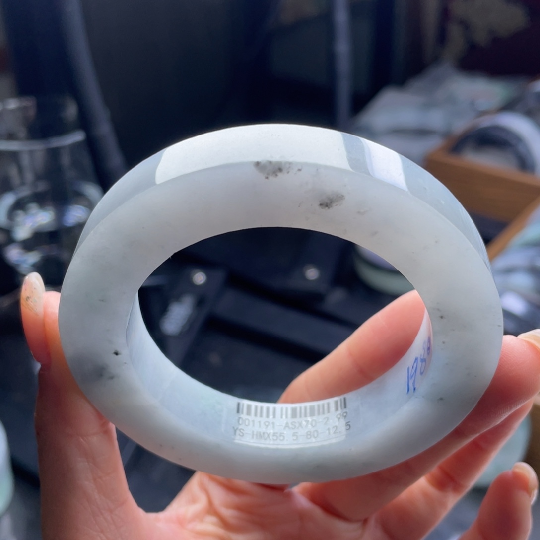 定制翡翠未镶嵌翡翠手镯