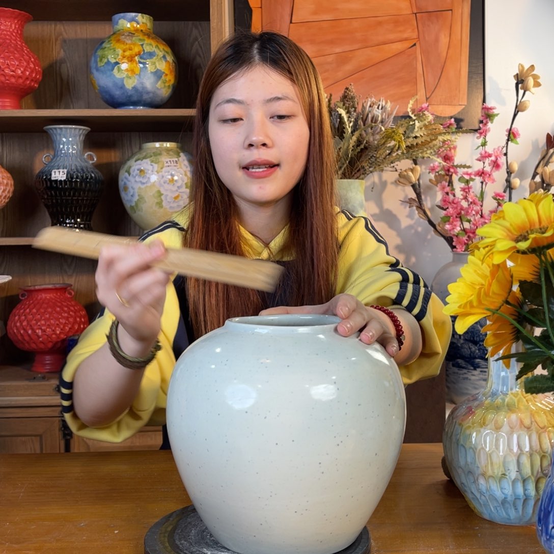 摆件陶瓷花瓶高20口10特价