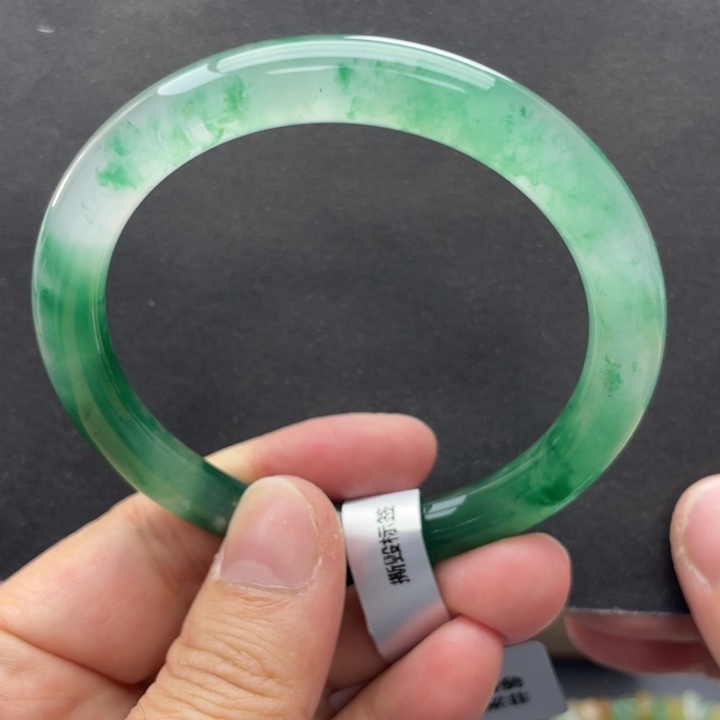 石英质玉未镶嵌手镯55