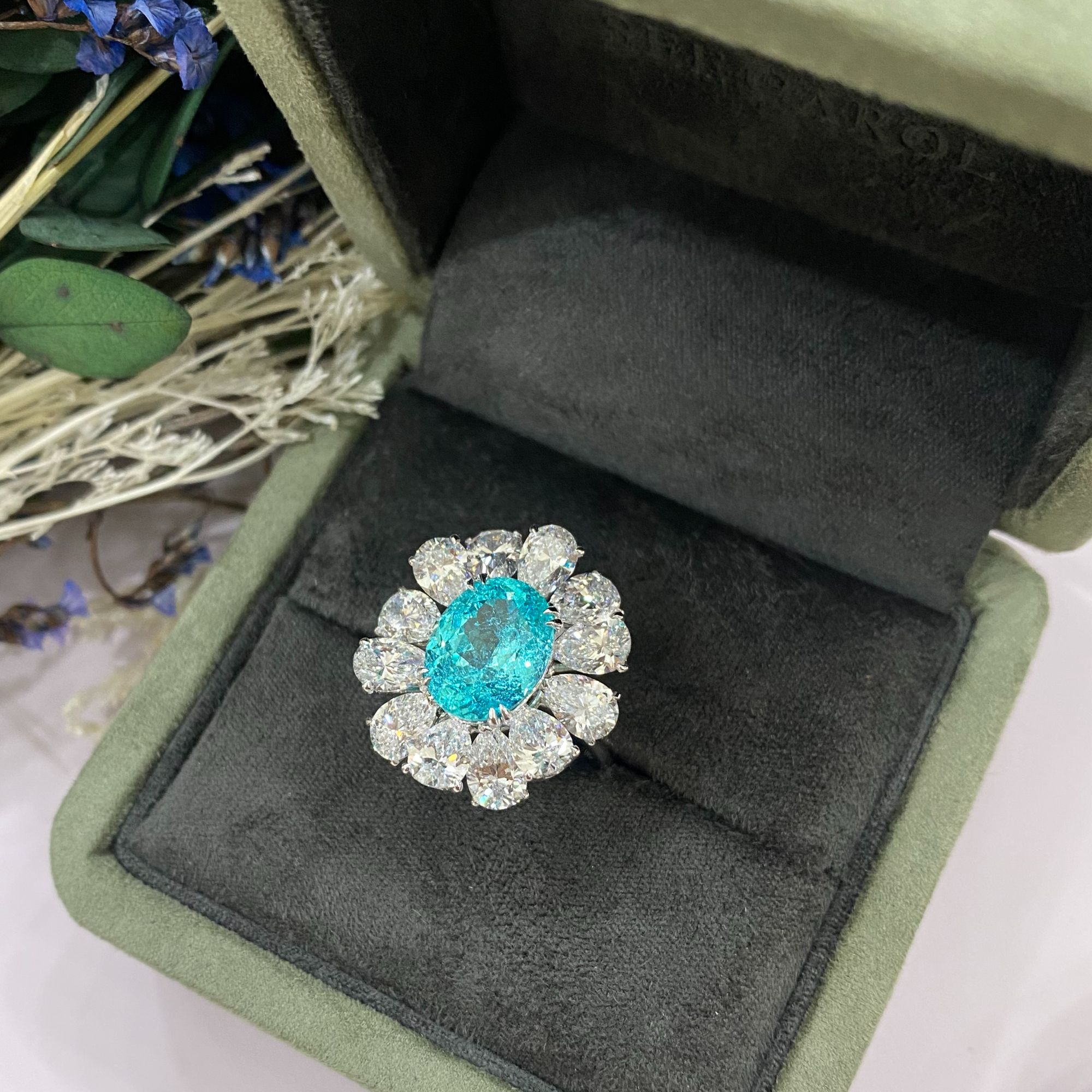 实验室培育钻石铂金钇铝榴石戒指帕拉伊巴色【主石：7.01ct】
