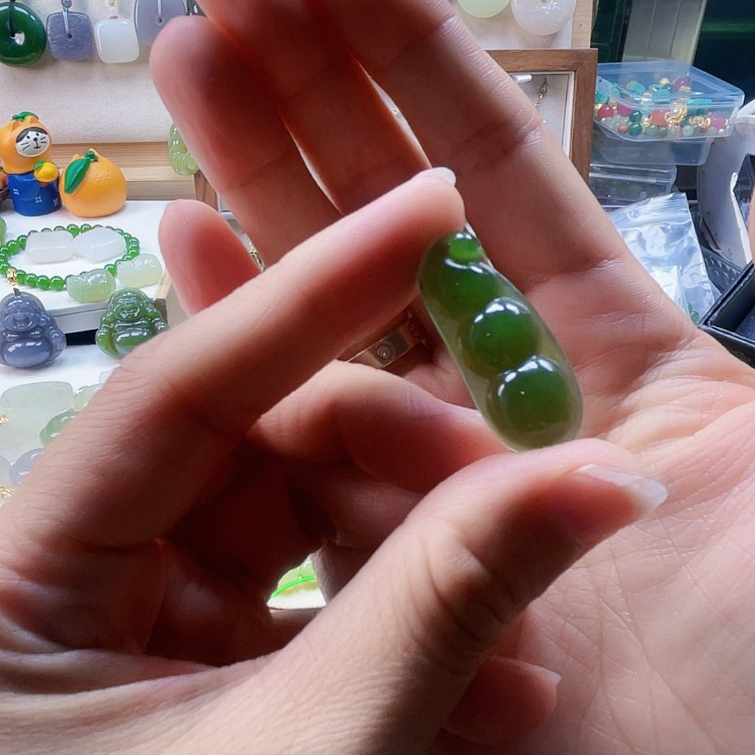 和田玉未镶嵌吊坠(不含链)一**光