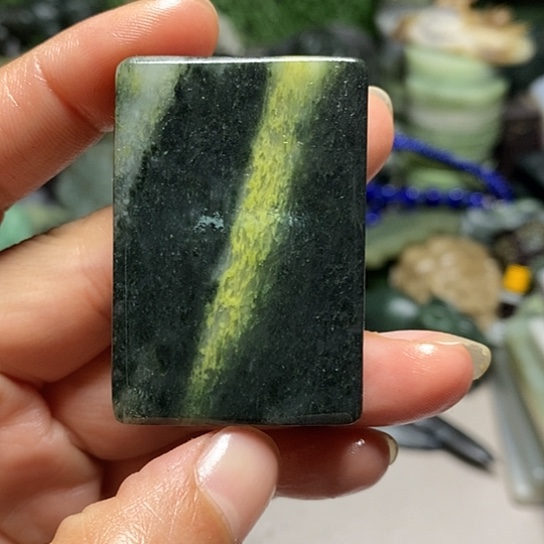 独山玉未镶嵌珠宝半成品
