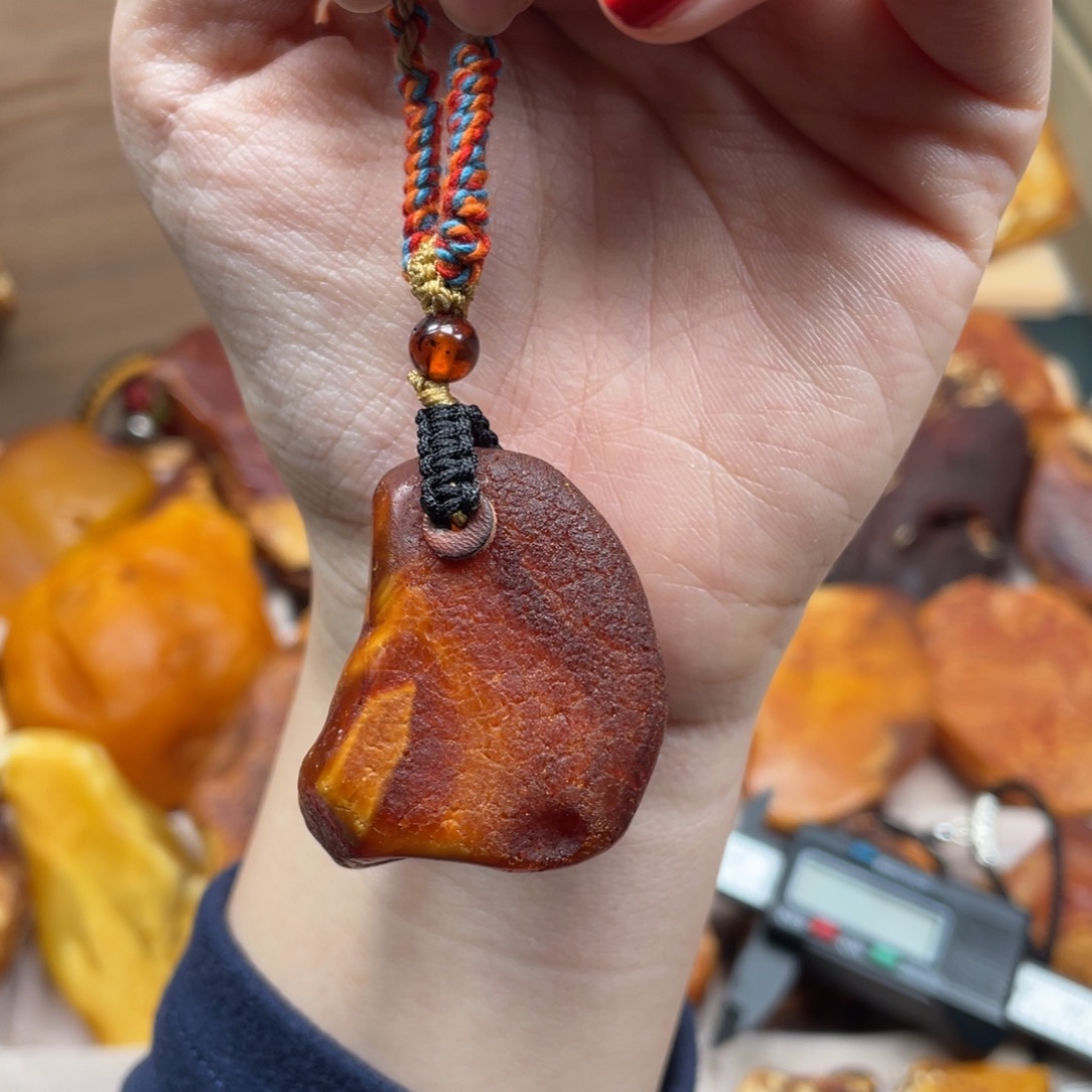 琥珀未镶嵌珠宝奇石