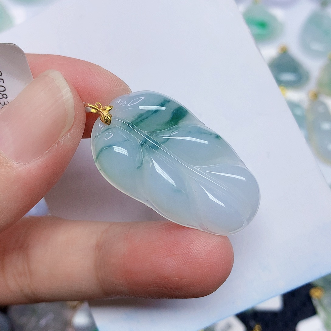 翡翠18K金镶嵌颈饰34568