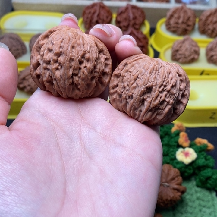 文玩核桃吊坠44山地正磨