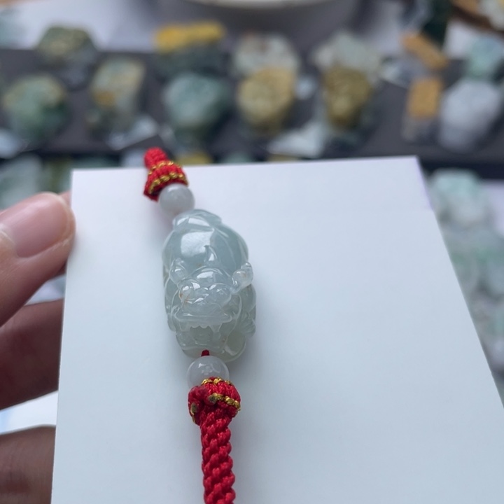 翡翠颈饰未镶嵌貔貅