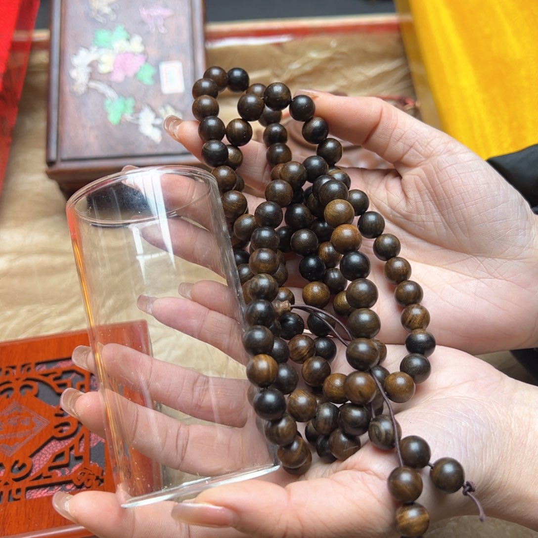 大叶紫檀（黑酸枝木类）