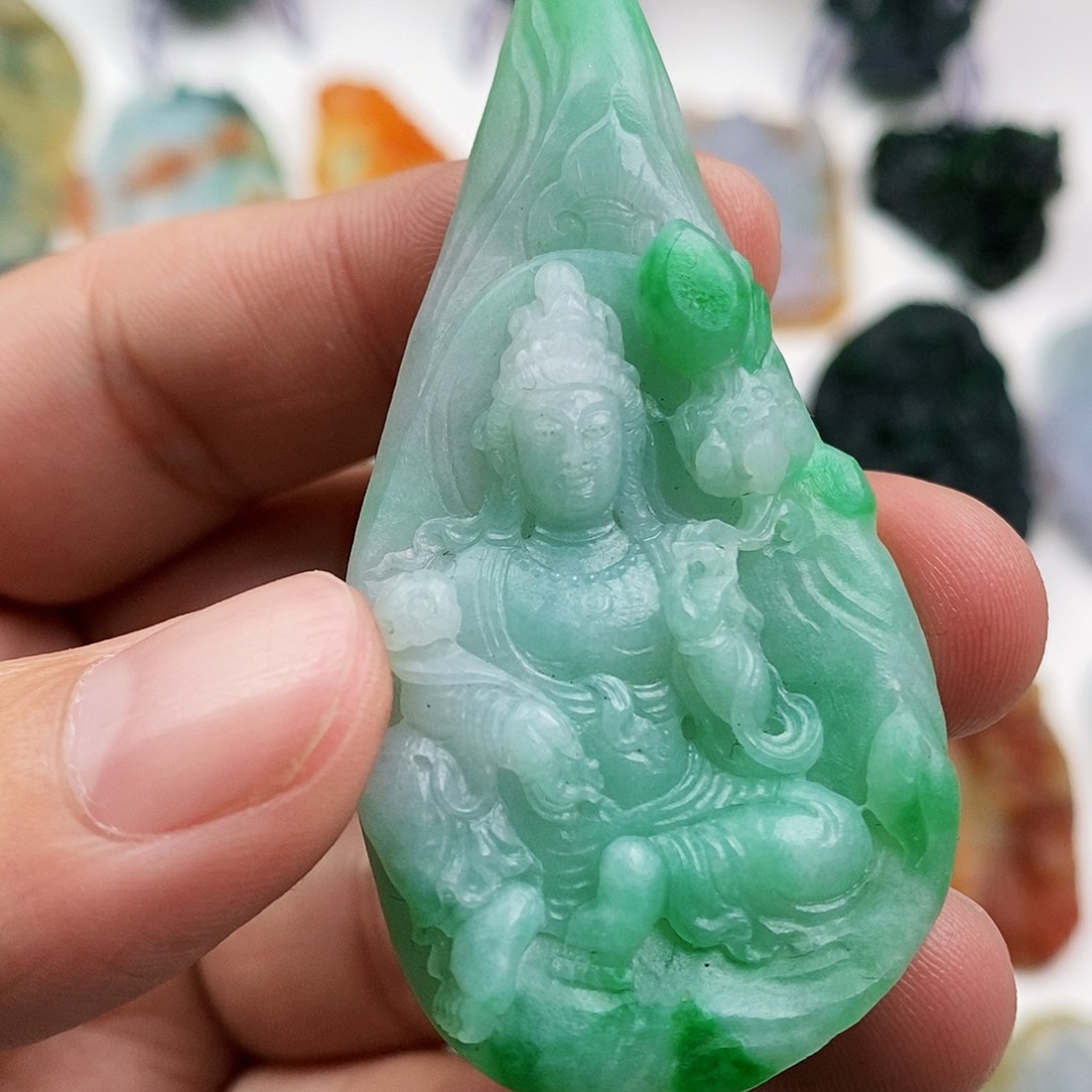 定制翡翠未镶嵌观音（阳绿）