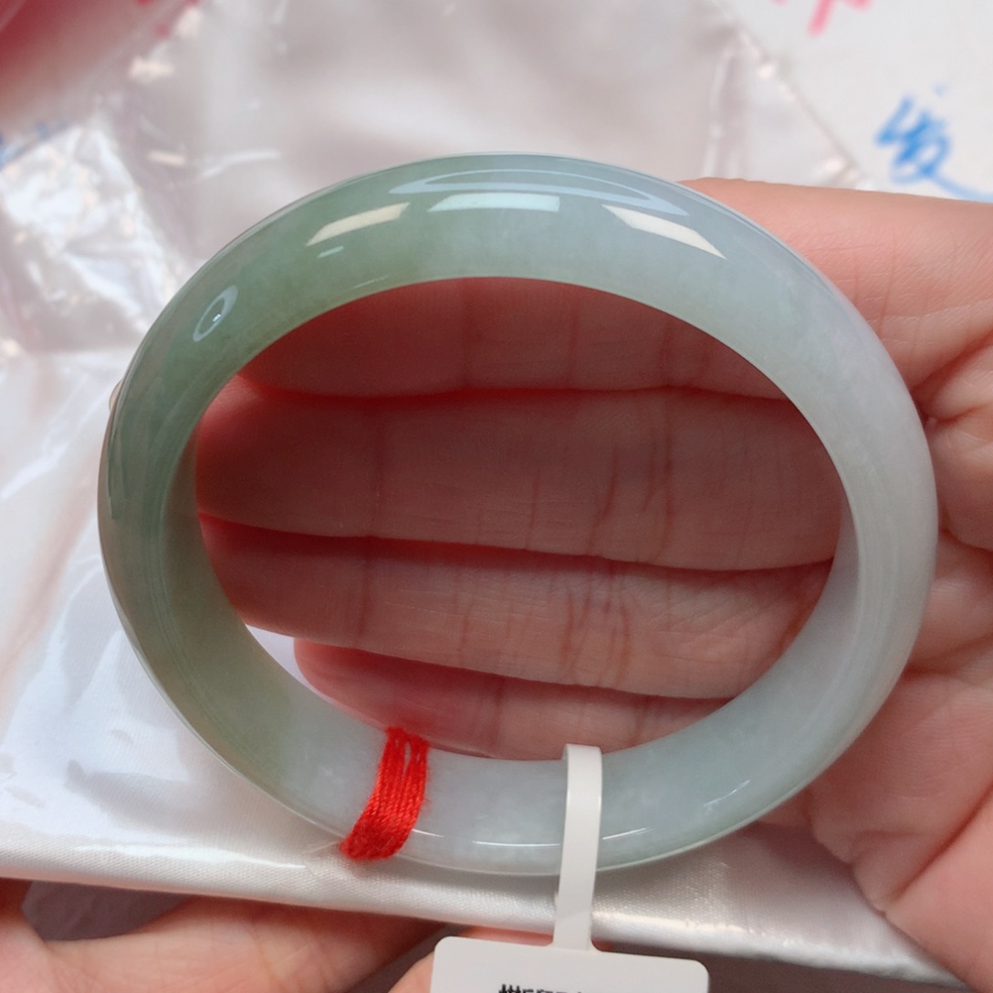 翡翠手镯未镶嵌56.8圈