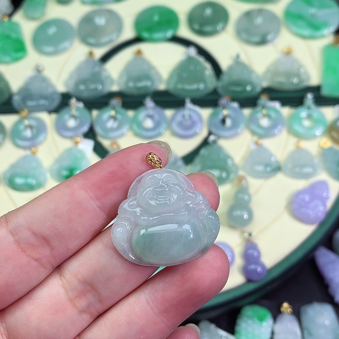 翡翠18K金镶嵌颈饰佛公