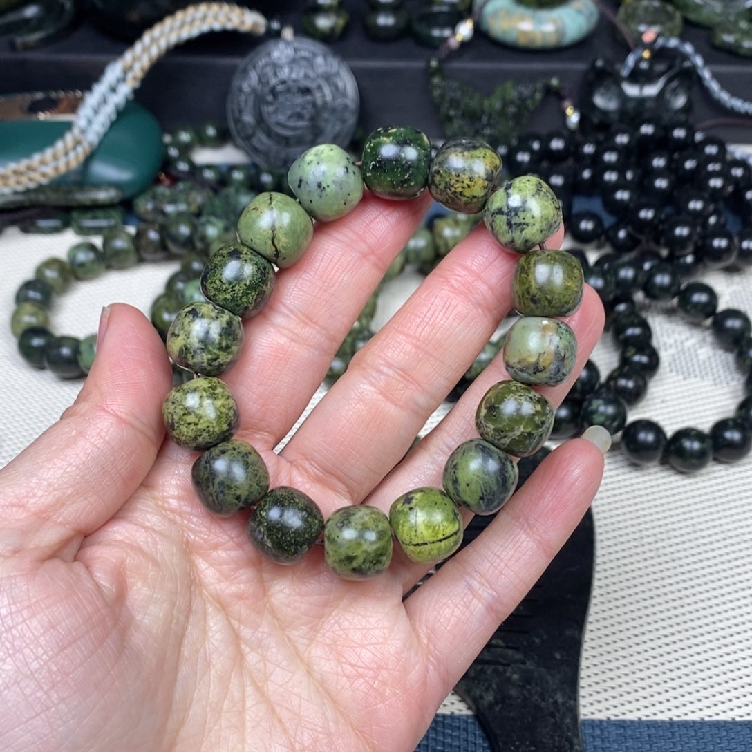 家***蛇纹石玉未镶嵌手链微瑕福利