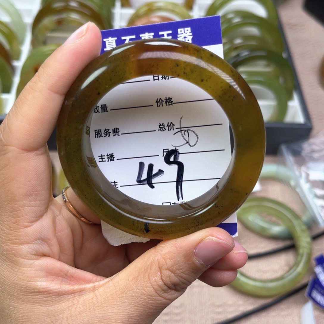 蛇纹石玉手镯未镶嵌?**?