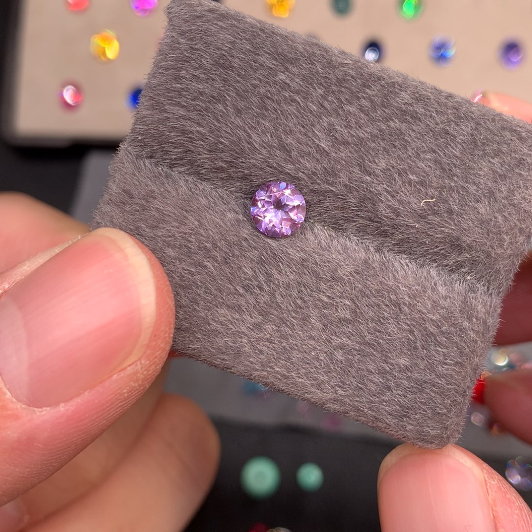 托帕石裸石1.06ct天然