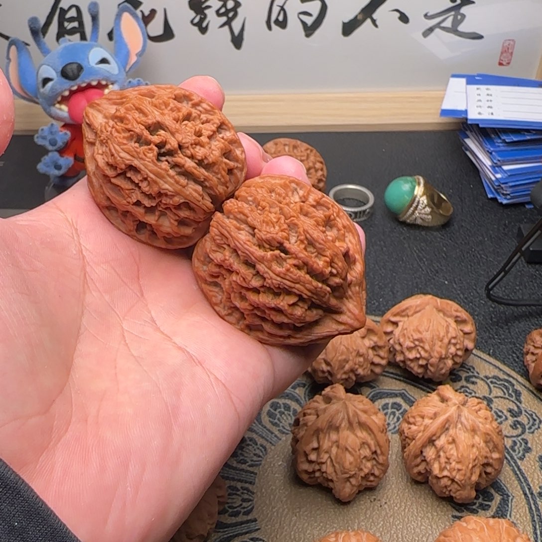 简***爱吊坠文玩核桃九龙筋