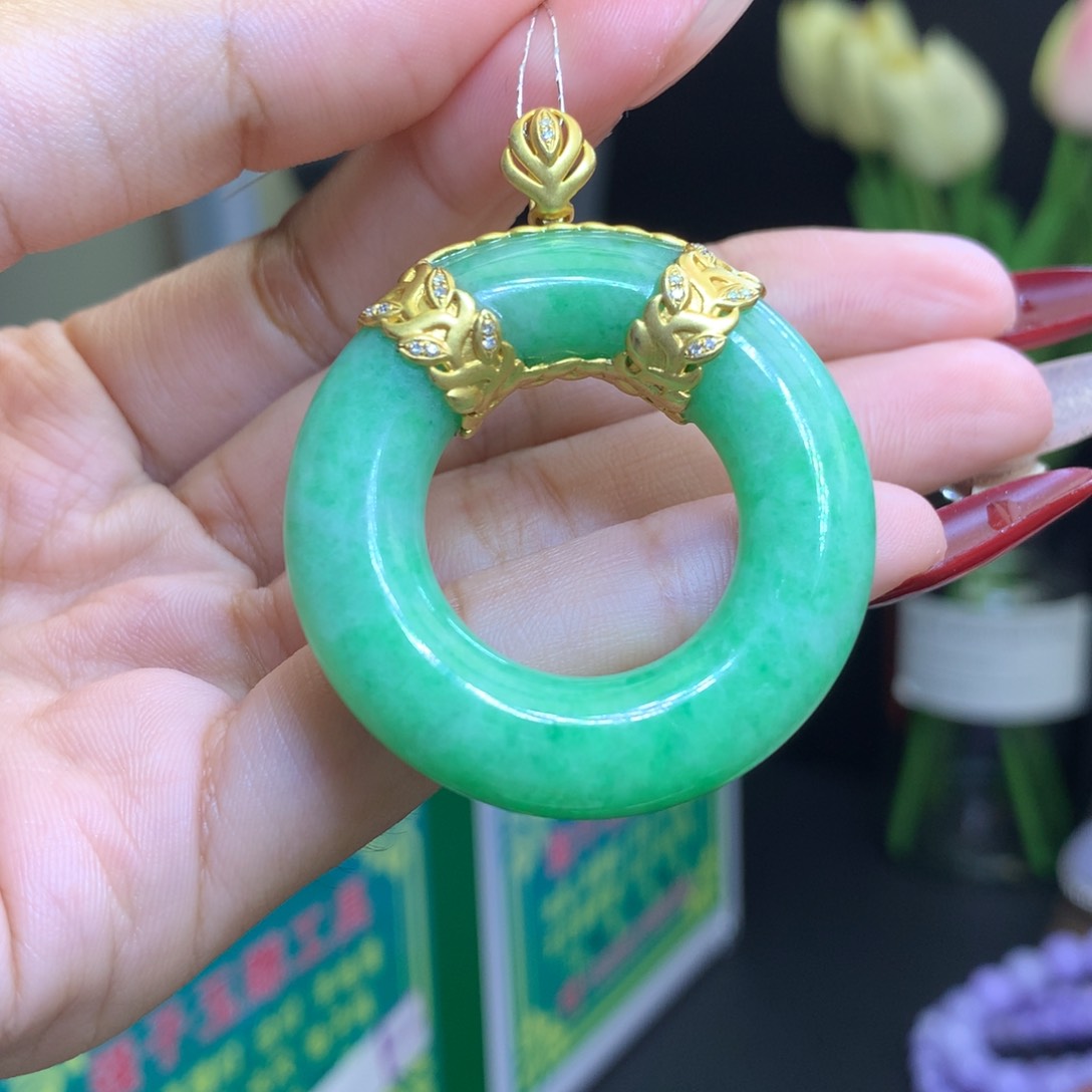 翡翠颈饰18K金镶嵌天然