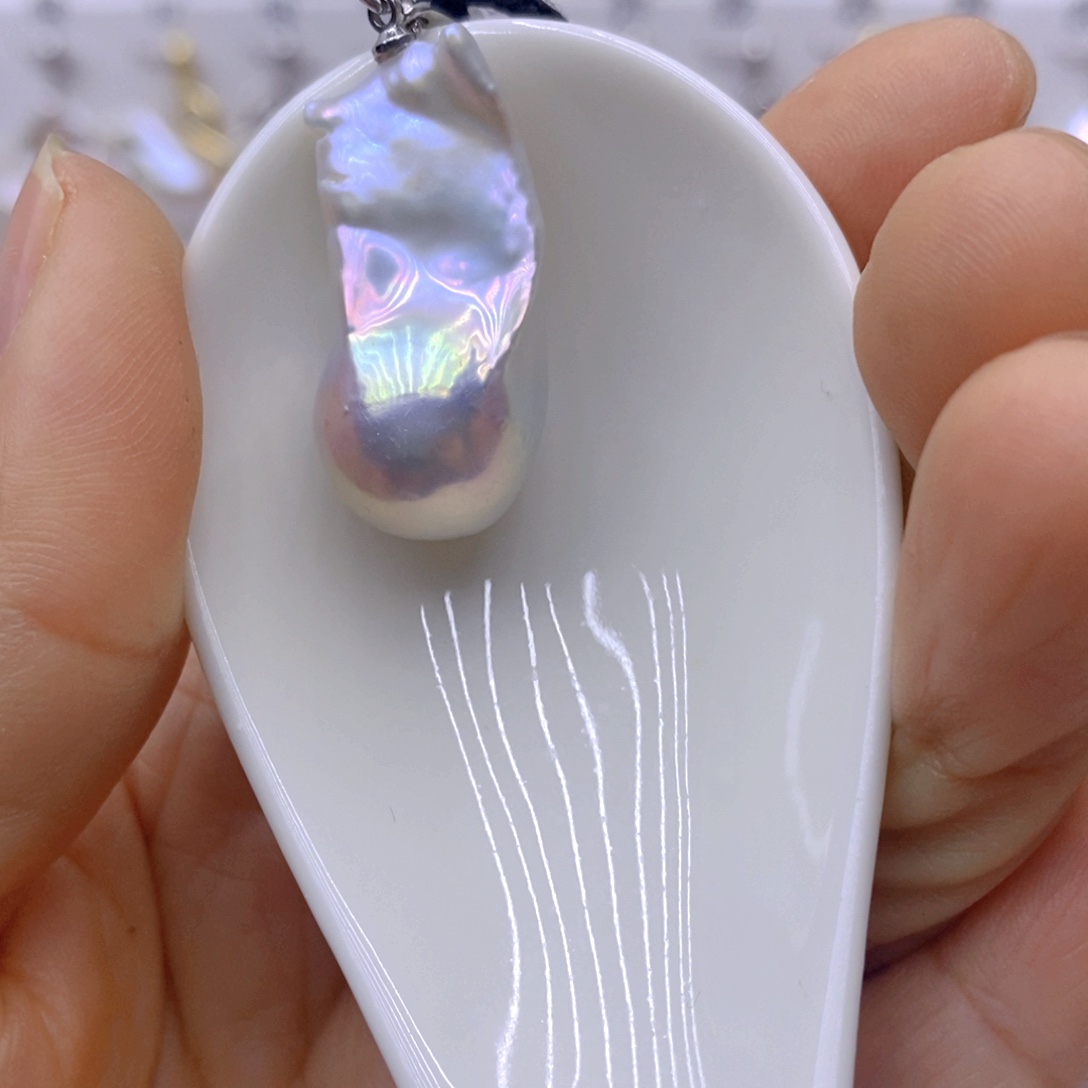 颈饰未镶嵌淡水珍珠