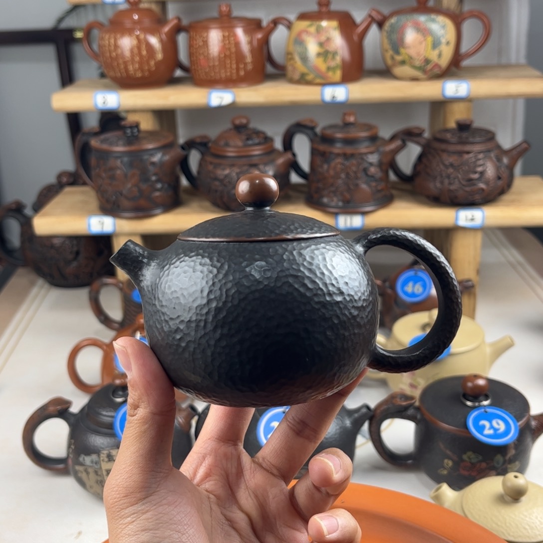 壶老**个建水紫陶全手工制作，老匠人传承手艺