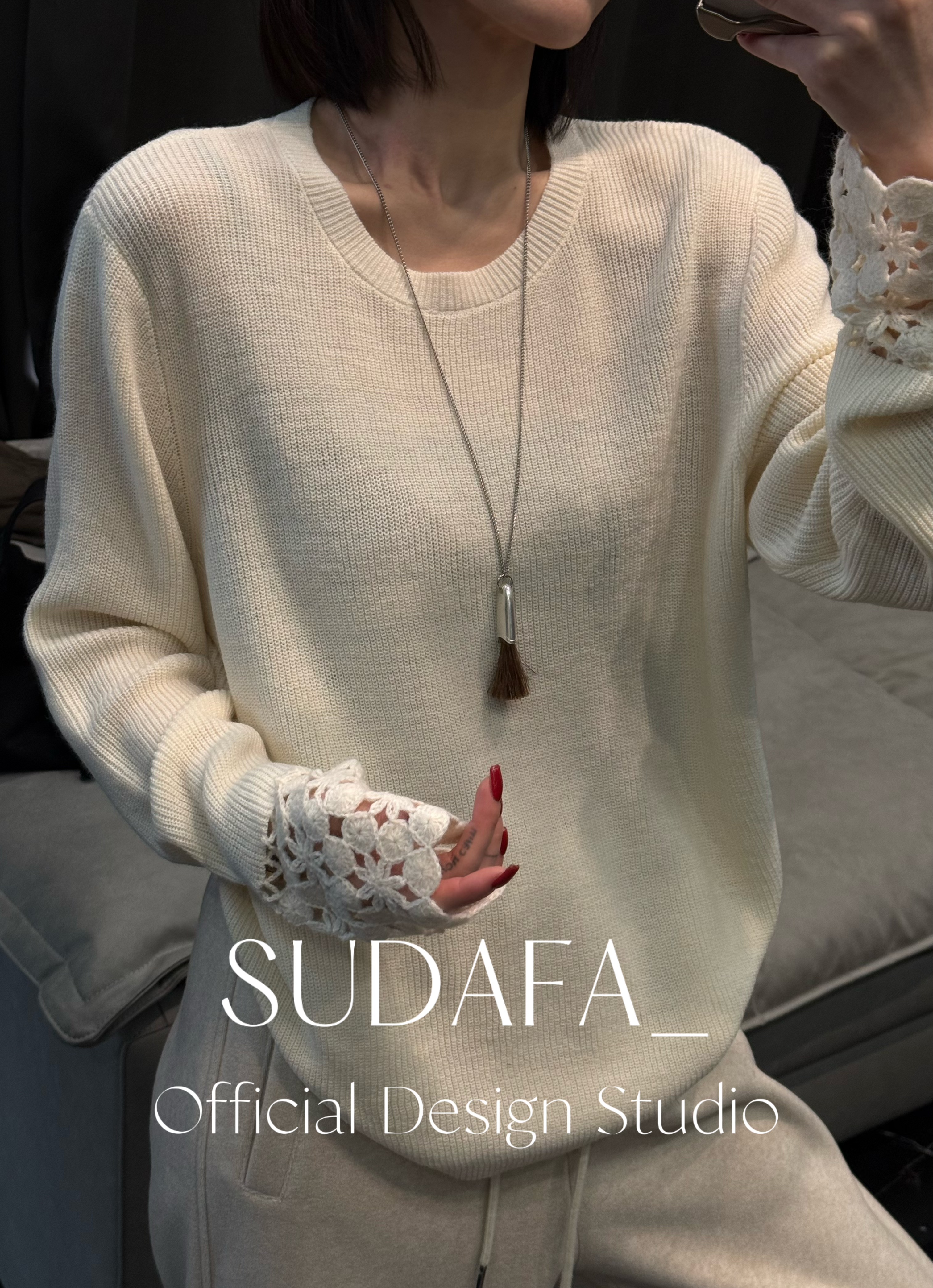 SUDAFA-【优雅蕾丝】秋冬高级蕾丝拼接圆领针织衫MY25038