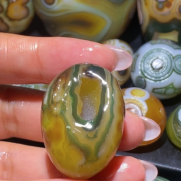 玛瑙/玉髓未镶嵌珠宝奇石25