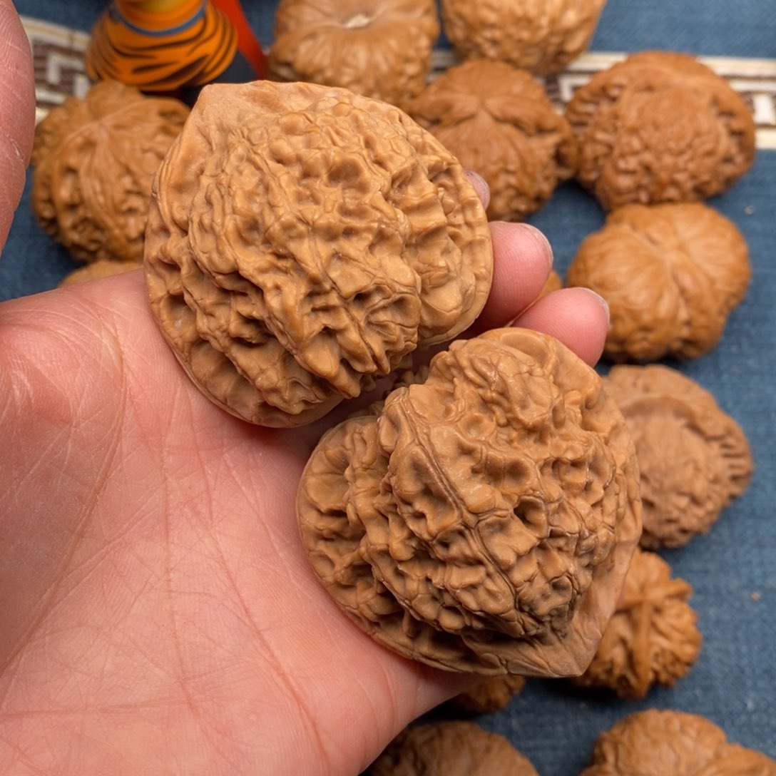 文玩核桃把件49官帽