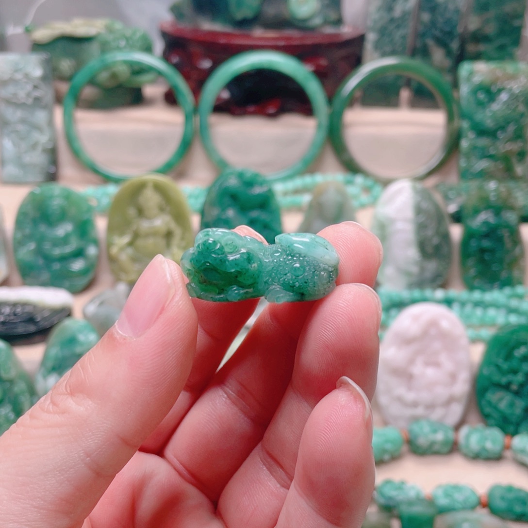 星***愿独山玉未镶嵌颈饰