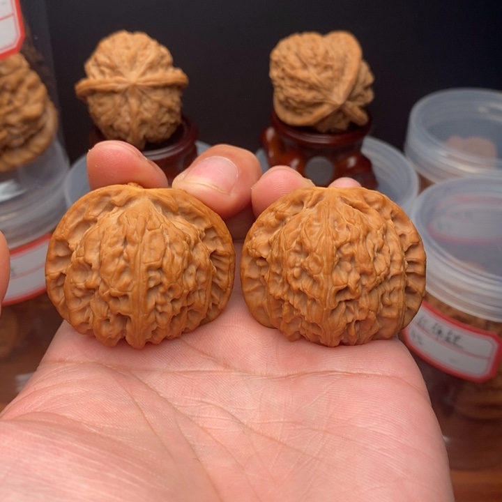 博***子把件文玩核桃41尺白狮子