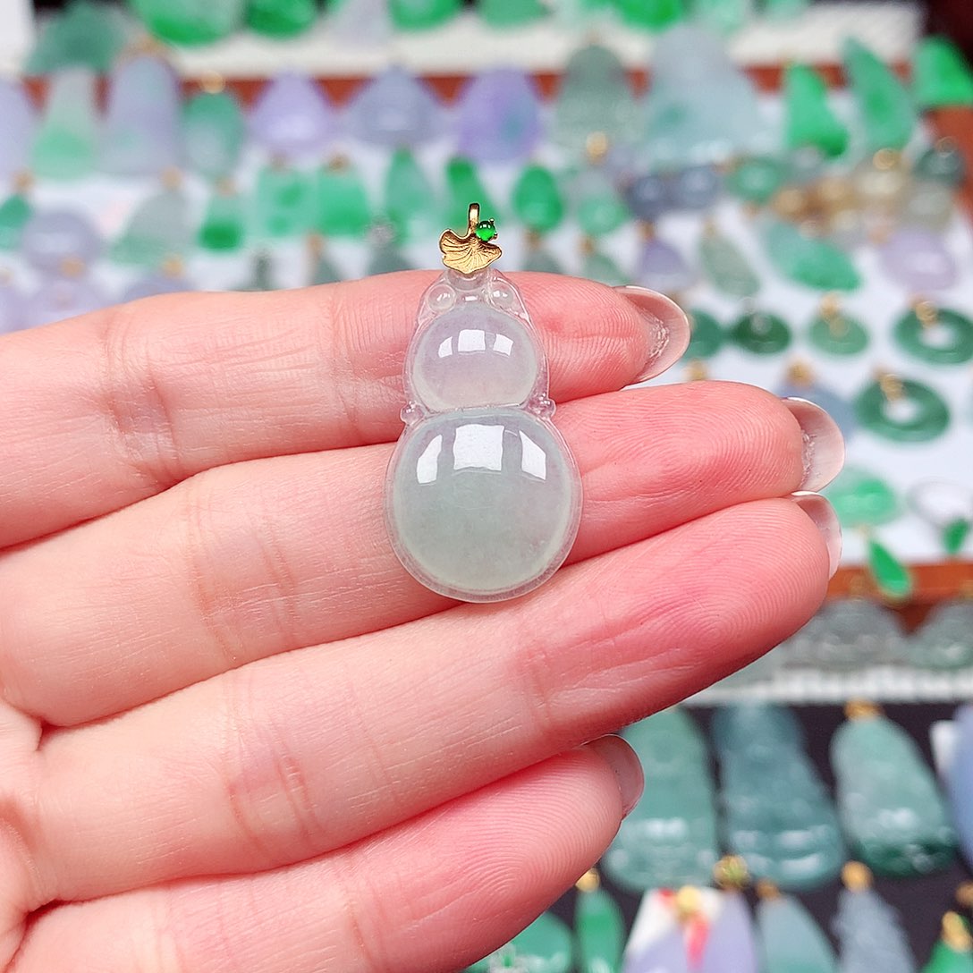 翡翠颈饰18K金镶嵌天然翡翠A货