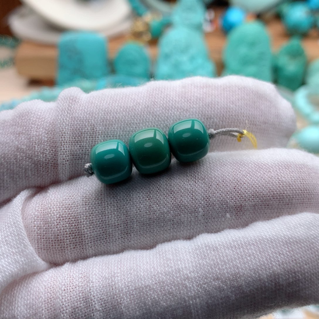 绿松石颈饰未镶嵌