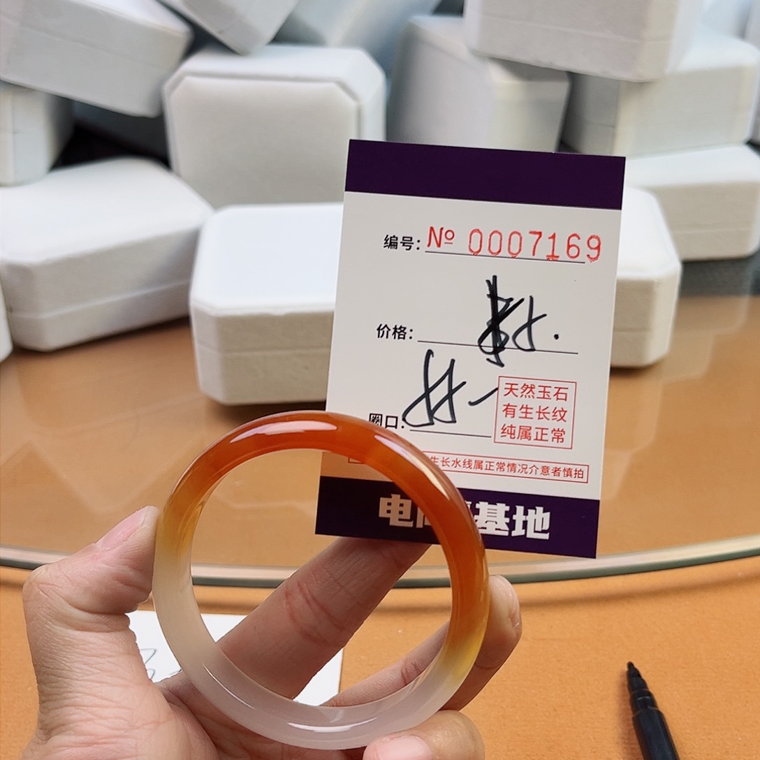 玛瑙/玉髓手镯未镶嵌7169