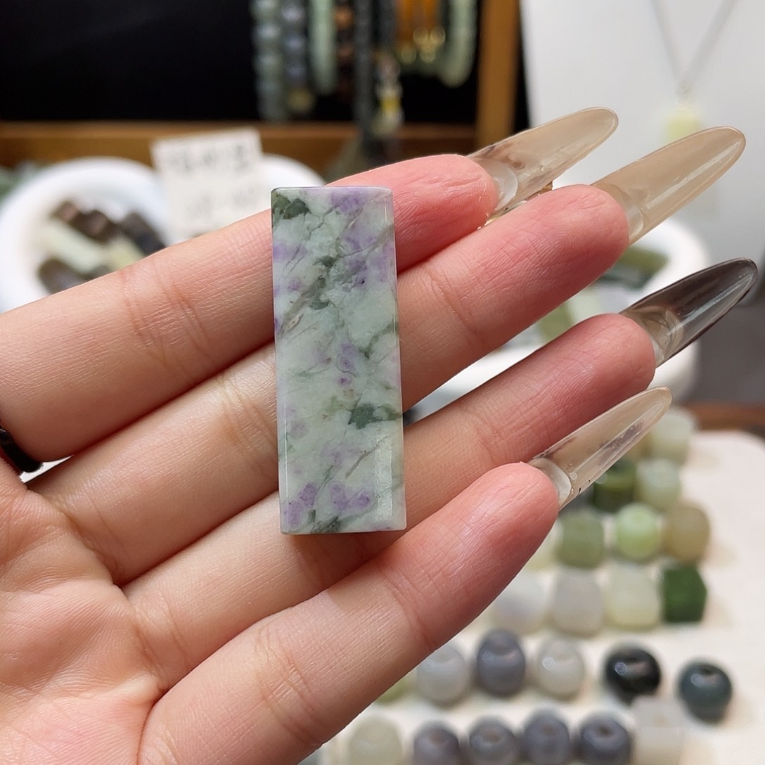 英***子和田玉未镶嵌颈饰不退不换