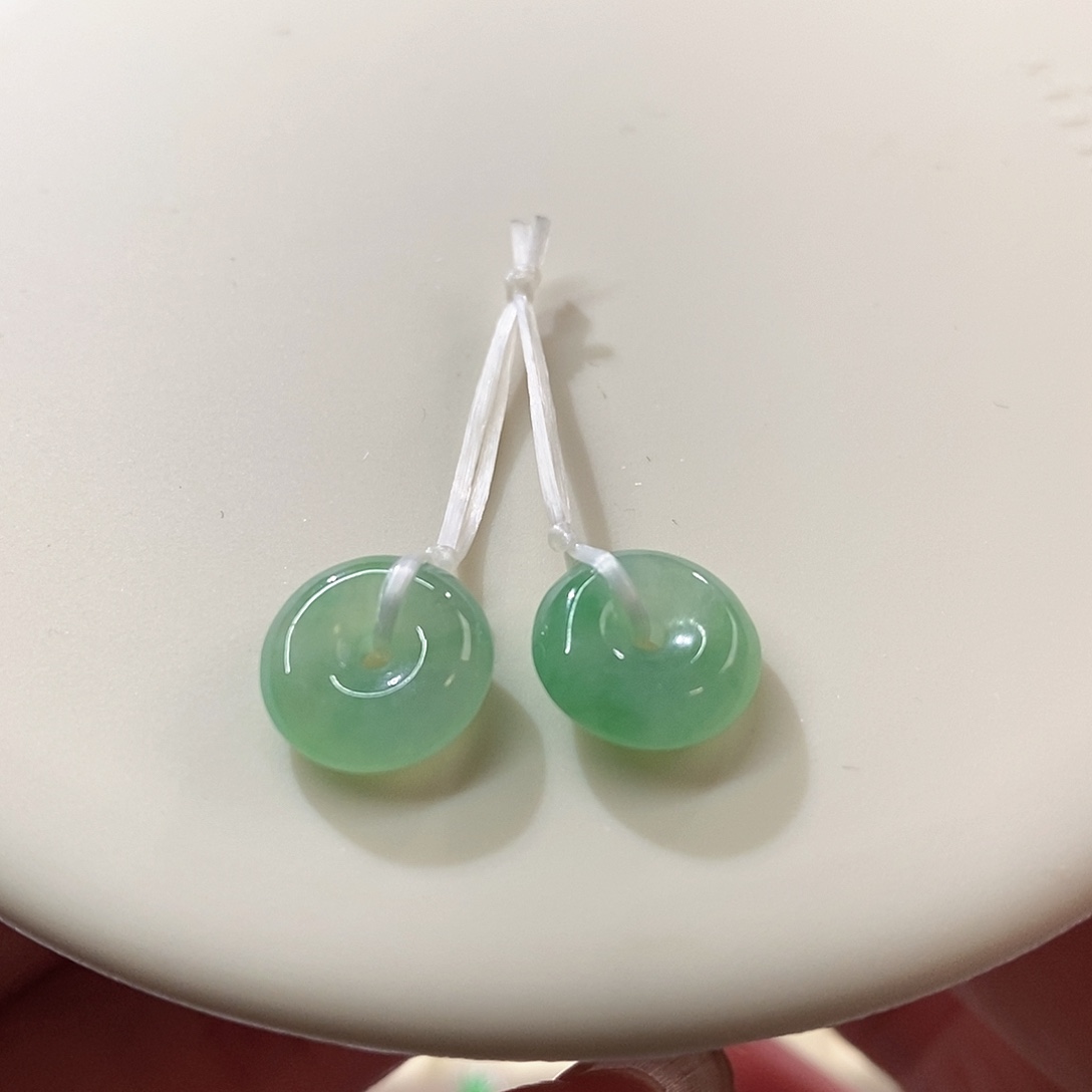 翡翠裸石一对小肉扣特价