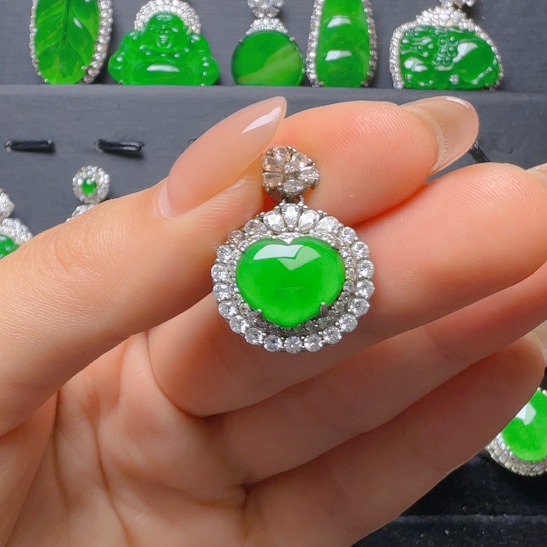 颈饰银S925镶嵌翡翠