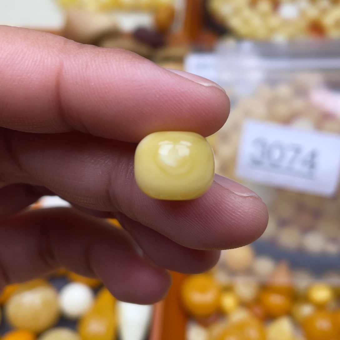 琥珀珠宝奇石未镶嵌12.7