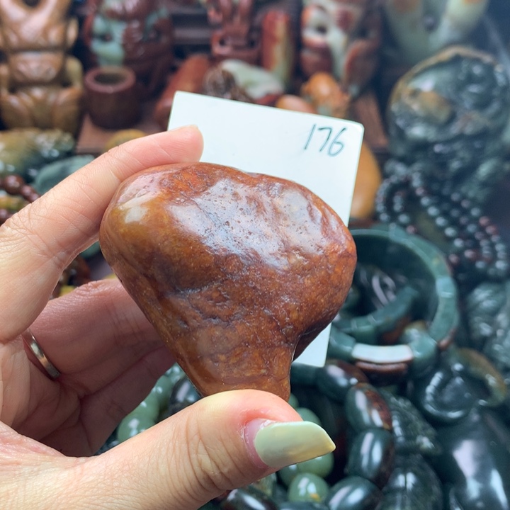 透闪石质玉未镶嵌珠宝奇石